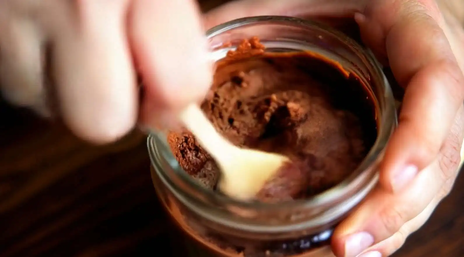 Brownie Batter Overnight Oats step 1